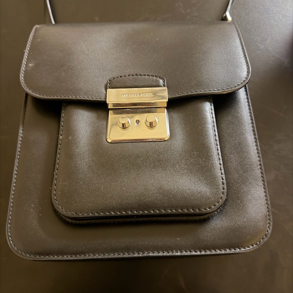 Black Crossbody Bag - Kenneth Cole
